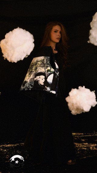 Isabella Between Clouds